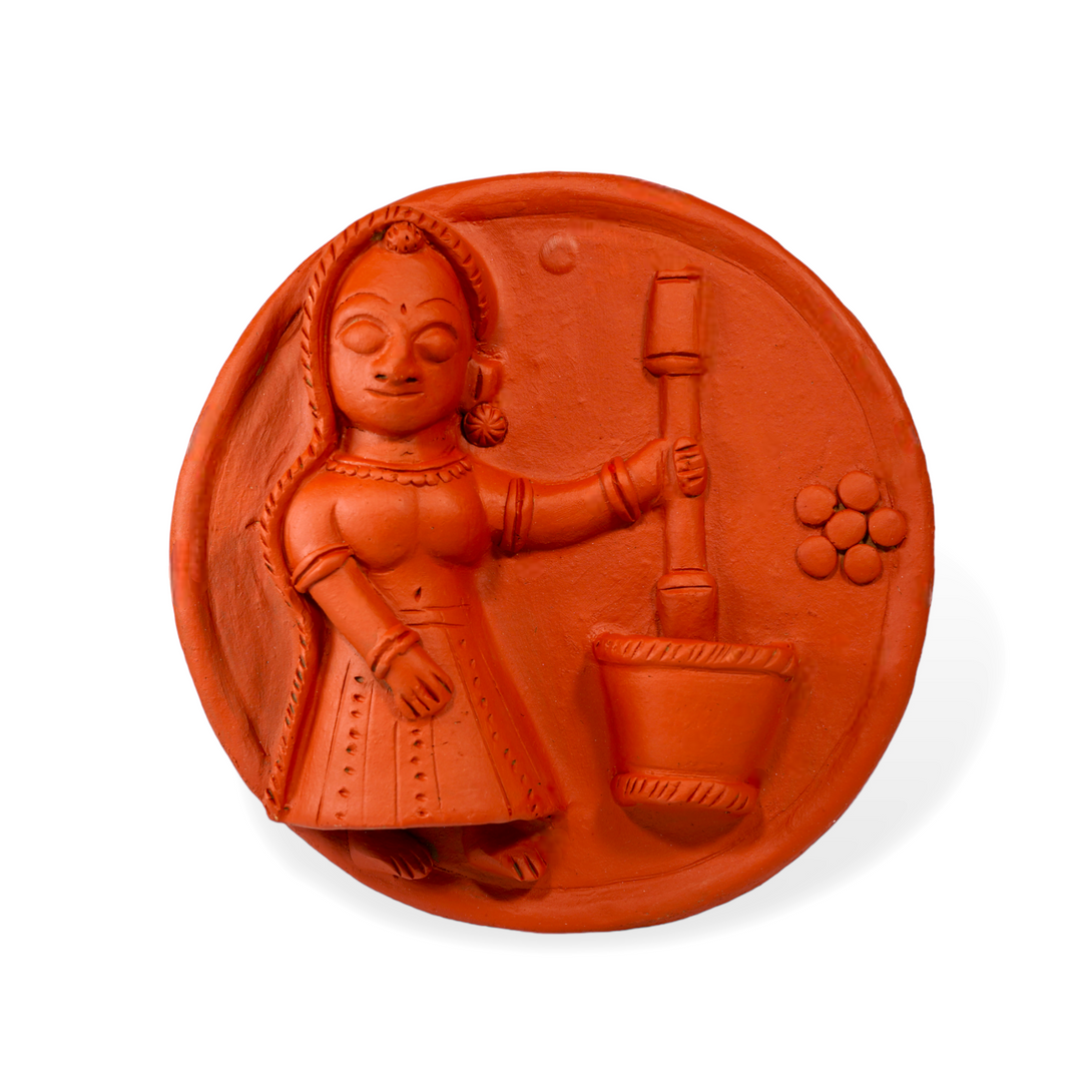 Molela Wall Plate - Woman Pounding Grains 8"