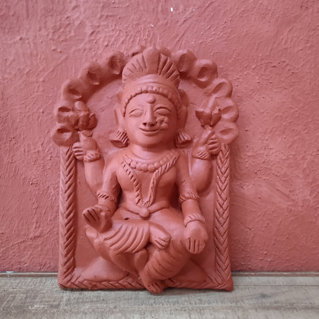 Terracotta Laxmi 9*6